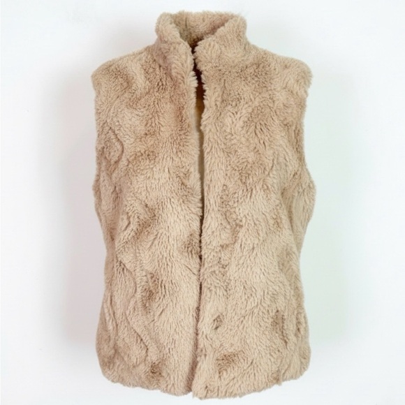 Astr Jackets & Blazers - ASTR TAN FAUX FUR OPEN FRONT SLEEVELESS VEST WOMENS SZ MEDIUM